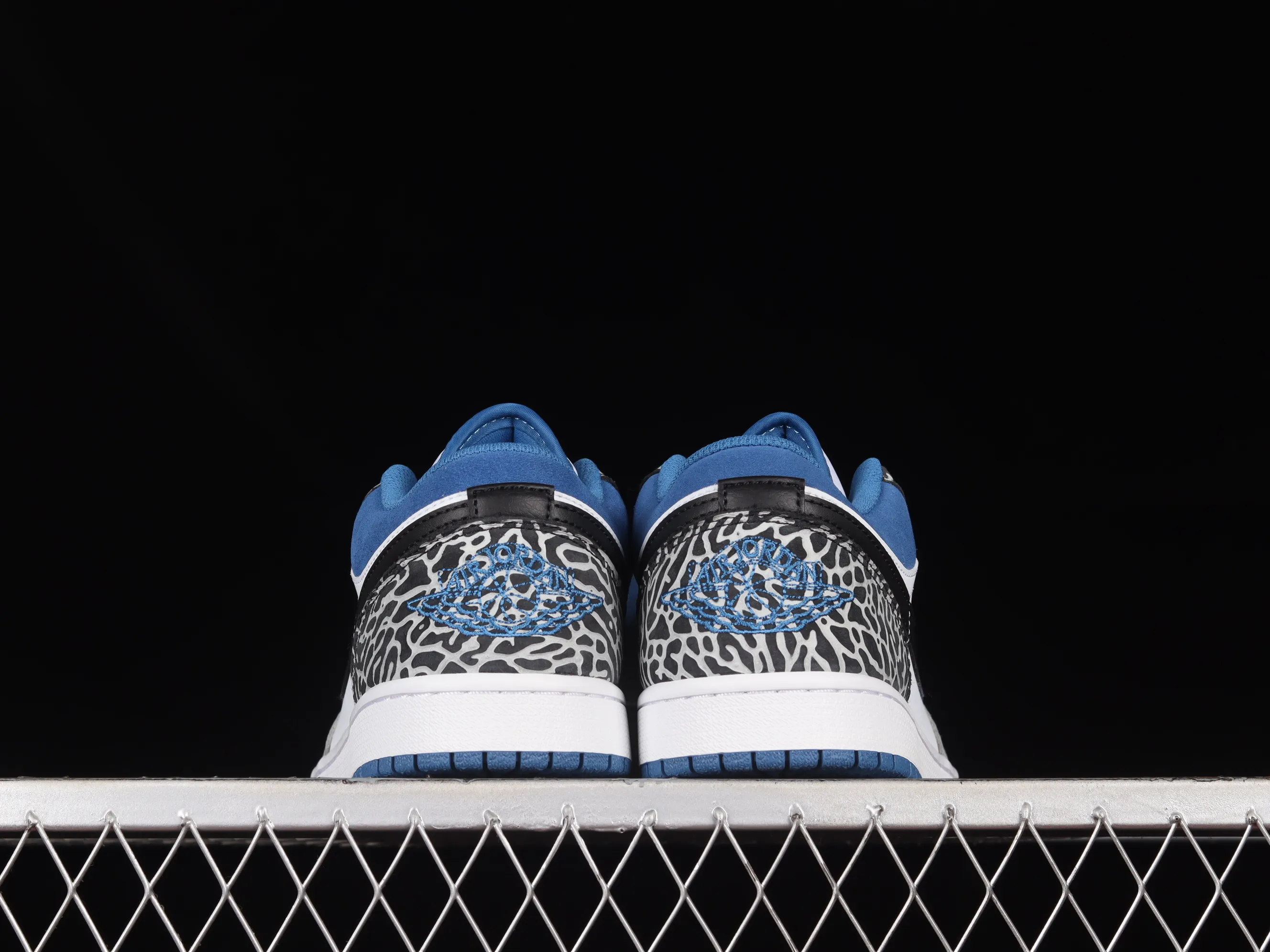 All categories Air Jordan Jordan series basketball shoes Air Jordan 1 Low G version pure original Air Jordan 1 Low "True Blue" AJ1 Joe 1 burst white and blue color low-top basketball shoes DM1199-140